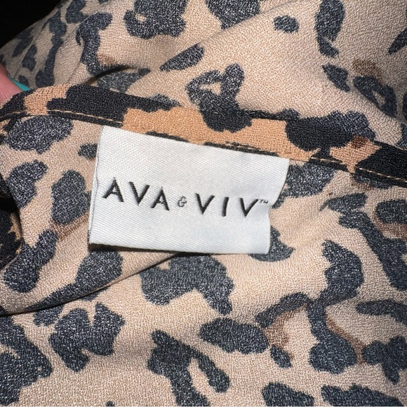 Ava & Viv leopard print buttoned back blouse - Picture 5 of 5